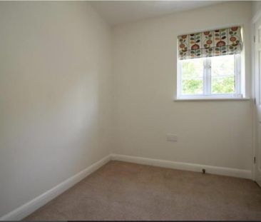 3 bedroom end of terrace house to rent - Photo 1