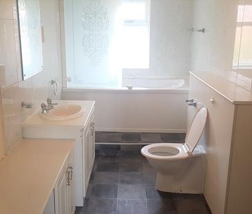 5 bedroom detached house to rent - Photo 6