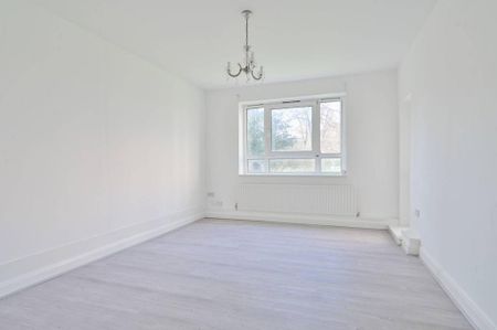 3 bedroom flat to rent - Photo 3