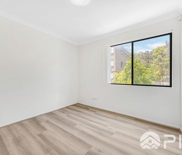 Brand-New Timber Flooring, Three-Bedroom Apartment Plus Study, Walk... - Photo 3