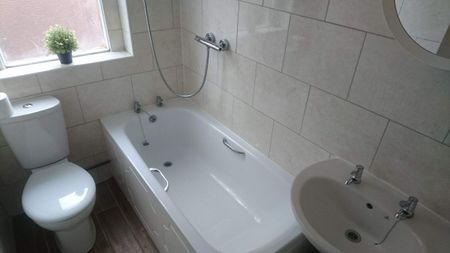 Connaught Road, Kensington Fields. - Photo 2