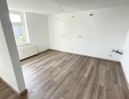 Erstbezug nach Renovierung - Dachgeschosswohnung in Fraureuth - Foto 1