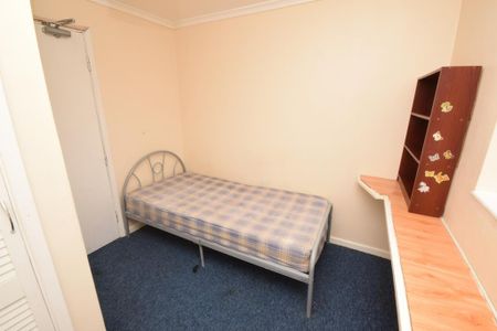 3 bedroom house to rent - Photo 3