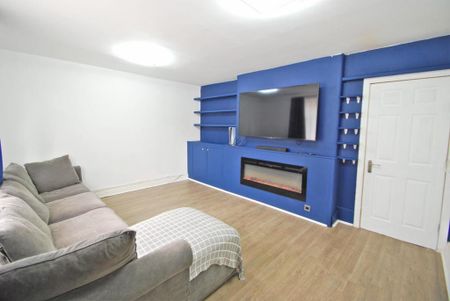 3 bedroom terraced house to rent - Photo 2