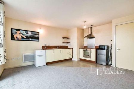 City Point, Chapel Street, Salford, Greater Manchester, M3 - Photo 4