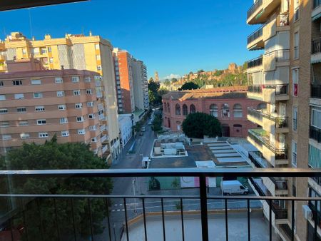 4 room luxury Apartment for rent in Málaga, Spain - Photo 4