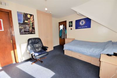 1 bedroom Flat in Flat C, Leeds - Photo 4