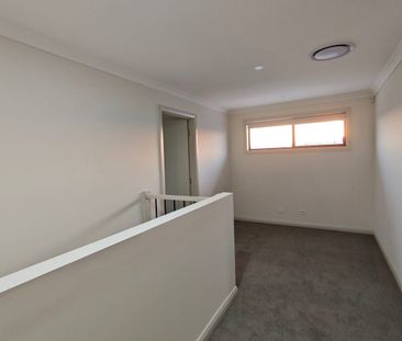 Five bedroom house for lease - Photo 4