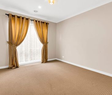 Spacious Family Living in a Prime Craigieburn Location - Photo 6