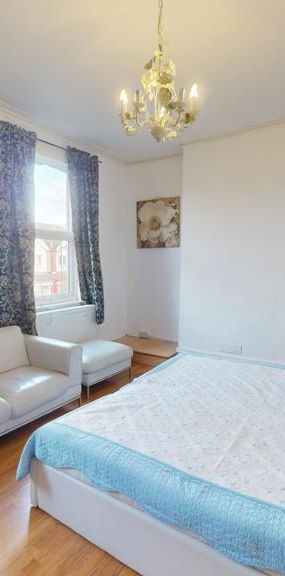 1 bedroom in a house share to rent - Photo 1