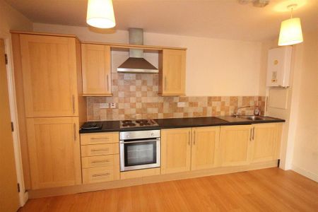 2 bedroom flat to rent - Photo 2