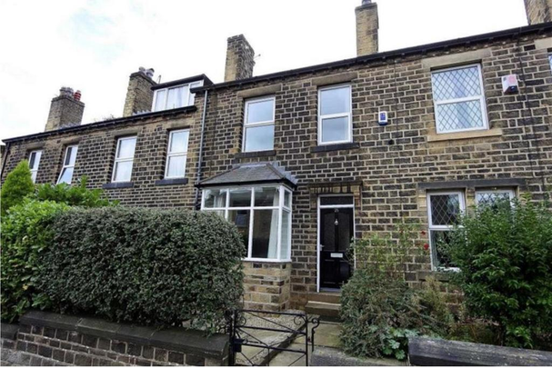 3 bedroom terraced house to rent - Photo 1