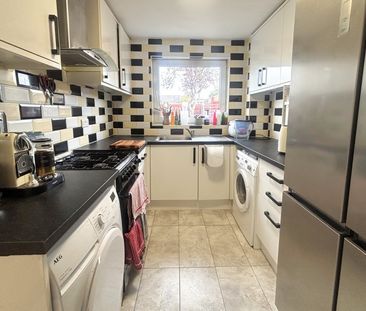 Japonica Close, Woking, Surrey, GU21 - Photo 4