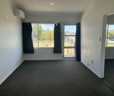 Nice and tidy great location - Photo 2