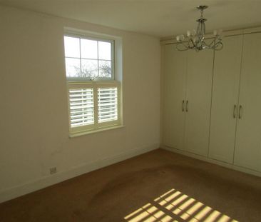 2 bedroom end of terrace house to rent - Photo 6