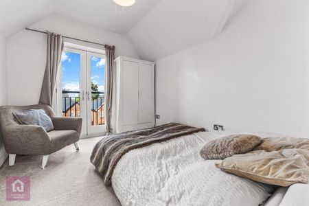 3 bedroom semi-detached house to rent - Photo 4