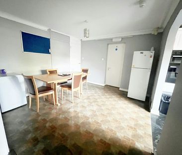 Terraced House to rent on - Photo 2