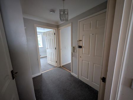 2 bedroom flat to rent - Photo 2