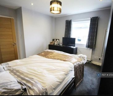 3 bedroom semi-detached house to rent - Photo 5