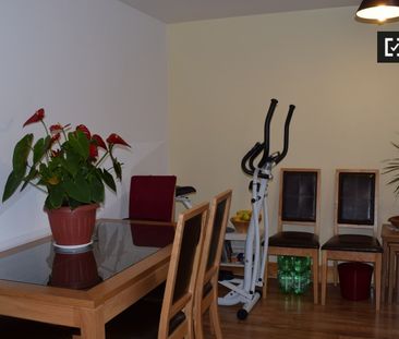 Inviting room in 2-bedroom apartment in Sandyford, Dublin - Photo 3