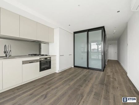“Light and bright - excellent 1 bed apartment” - Photo 3