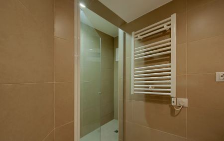 Carrer de Balmes, Barcelona, Catalonia 08006 - Photo 2