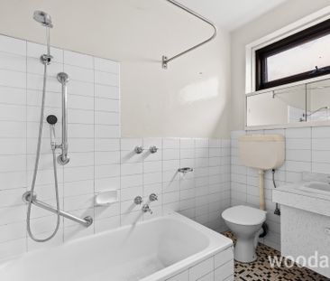 Ground Floor 1 Bedroom Apartment - Photo 5