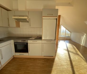 Helle Dachgeschoßwohnung mit Terrasse in Feldbach …! - Foto 3