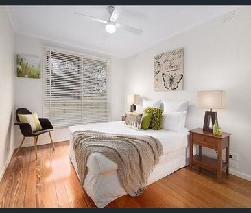 Modern 3-Bedroom Bayside Home with Split-System, Gas Heating & Garage - Photo 5