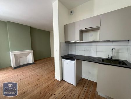 Location Appartement 1 pièce 24m² SAINTES 17100 - Photo 4
