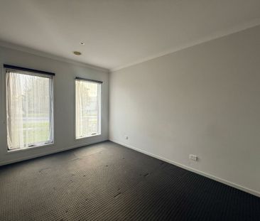 84 Bimberry Circuit, Clyde VIC - Photo 2