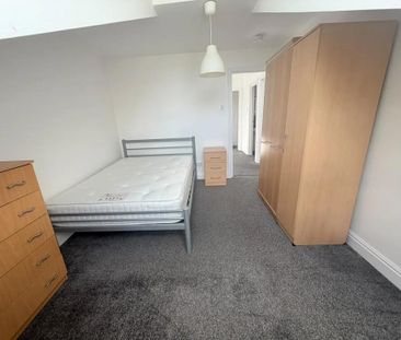 2 bedroom flat to rent - Photo 6