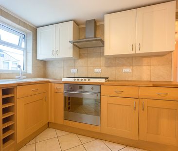 2 Bedroom Flat To Let - HP13 - Photo 3