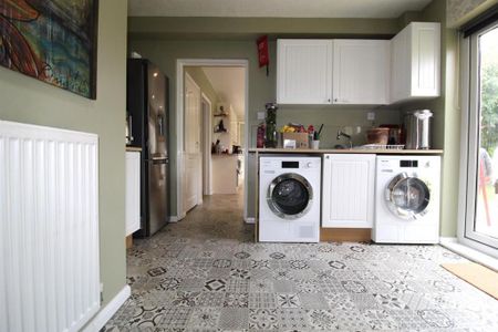 4 bedroom house to rent - Photo 2