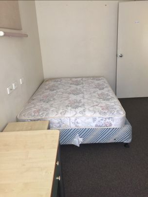 Easy Living in the City - Ideal for Students - Photo 1