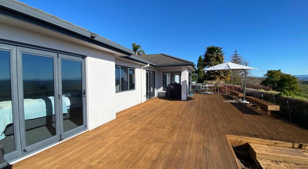 Private and spacious property - Photo 1