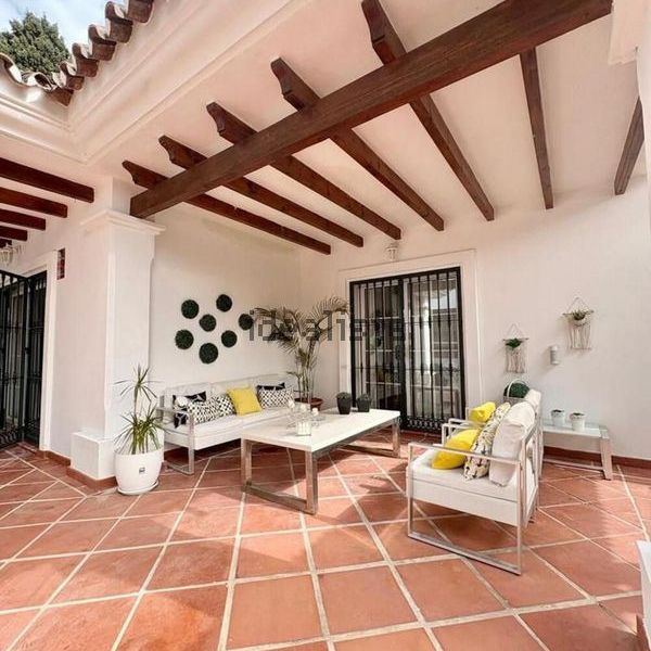 Alquiler de casa o chalet independiente en Calle Costa del Sol - Photo 1