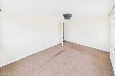 Lakeside Road, Ipswich - Photo 3