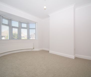 Oliver Road, Shenfield, Brentwood, Essex, CM15 8QD - Photo 4