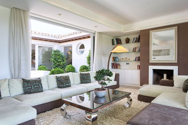 7 bedroom luxury Villa for rent in The Golden Mile, Marbella, Andalusia - Photo 1