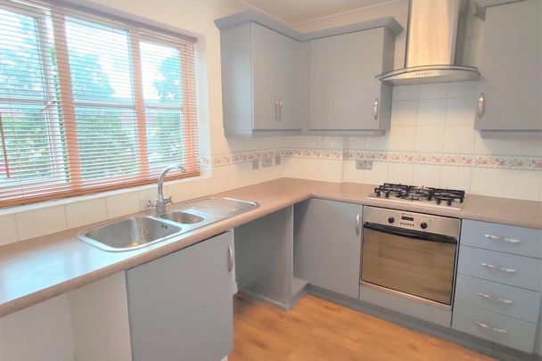 Myrtle Close, BURY ST. EDMUNDS - Photo 1