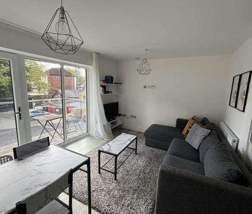 College Court, High Wycombe, HP11 - Photo 1