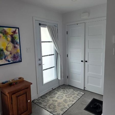 logement 5 1/2 sur deux étages avec cour arrière gazonné à Sainte-Madeleine - Photo 4