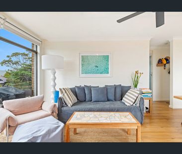 A Sunlit Designer Beachside Apartment, Laidback Living In Bronte Wi... - Photo 1