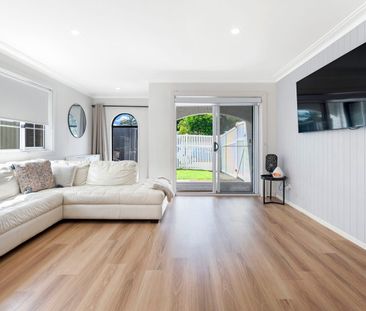 Renovated Three Bedroom Duplex - Photo 1