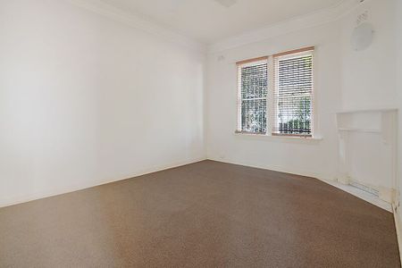 Unit 4/102 Alison Road, - Photo 3