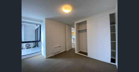 Sophisticated Apartment in a Prime Position - Photo 2