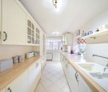 2 bedroom semi-detached house to rent - Photo 6