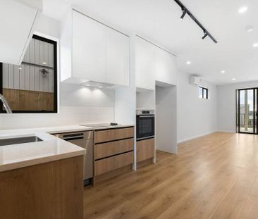 Modern 3-Bedroom Home in heart of Westgate - Photo 5