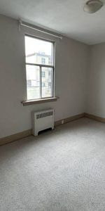 close to UBC 2 bedroom in Kerrisdale for rent - Photo 3